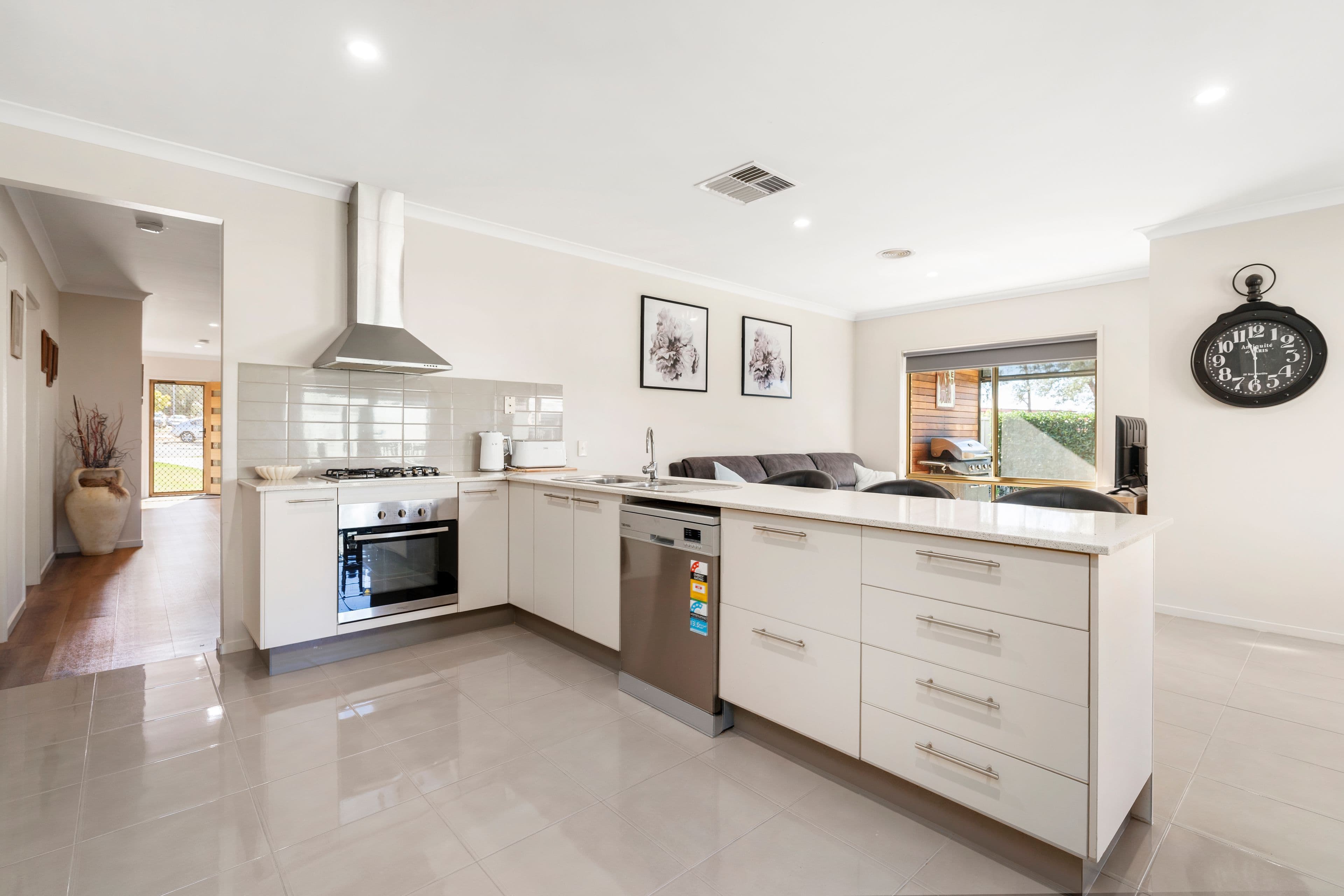28 Nicola Place, Lavington NSW 2641, Lavington - Thumbnail 4