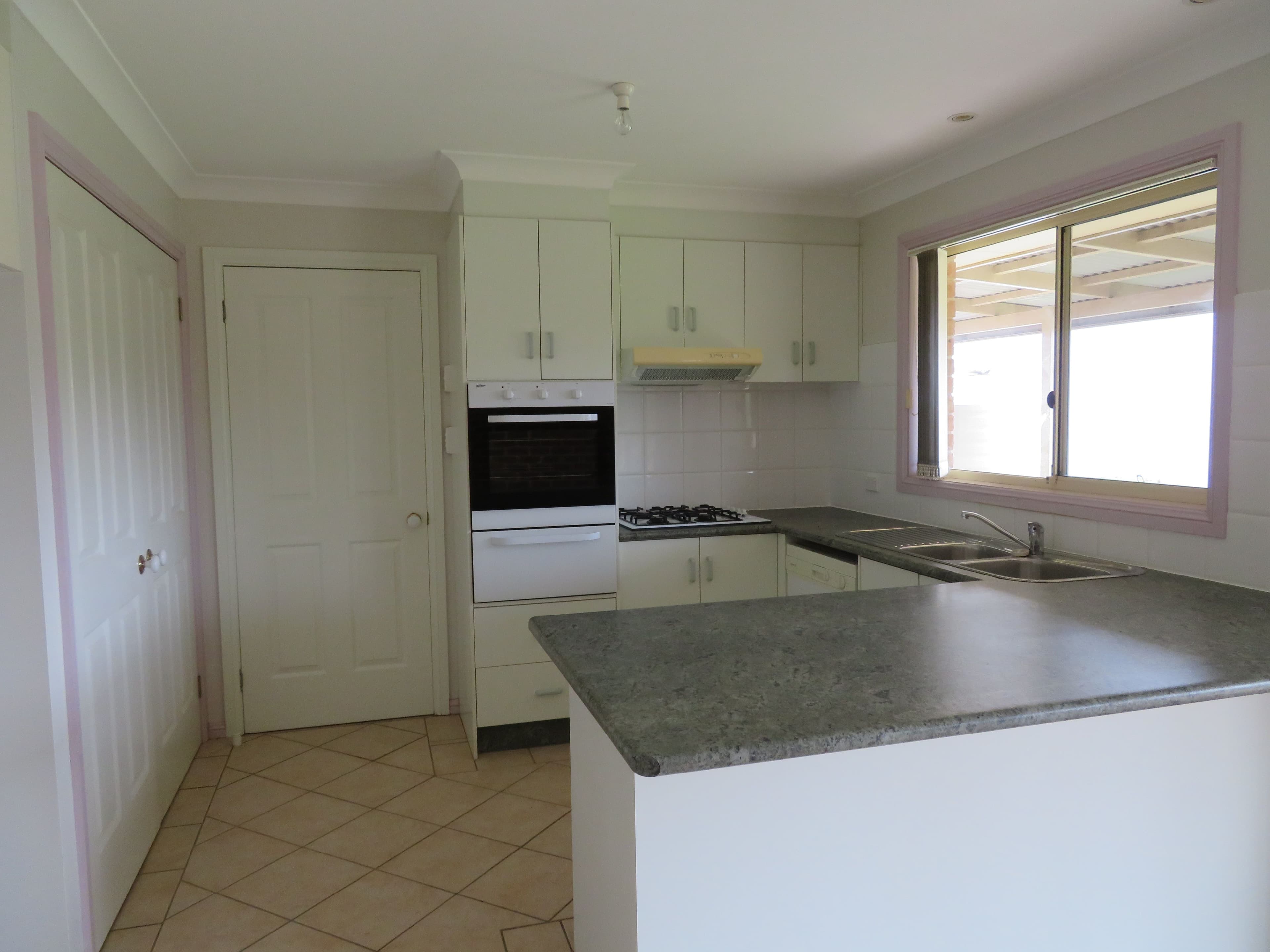 35 Mount Street, Gundagai NSW 2722, Gundagai - Thumbnail 4