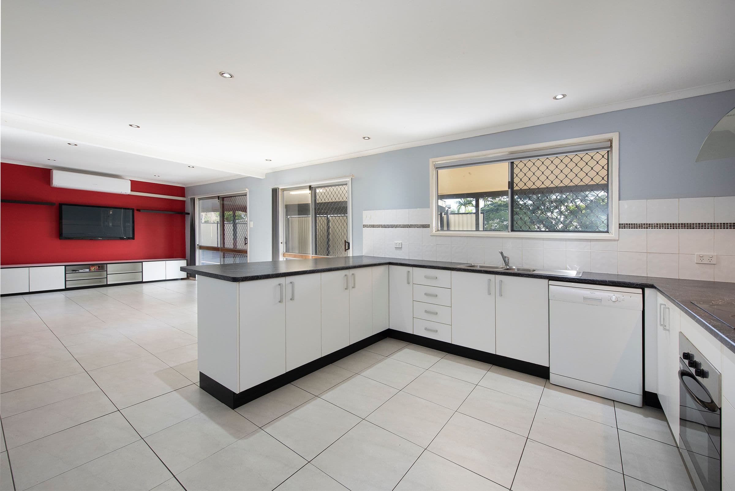 100 Jean Street, Woodridge QLD 4114, Woodridge - Thumbnail 2