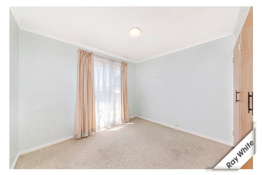 5 Ullamulla Crescent, KARABAR NSW 2620, Karabar - Thumbnail 2