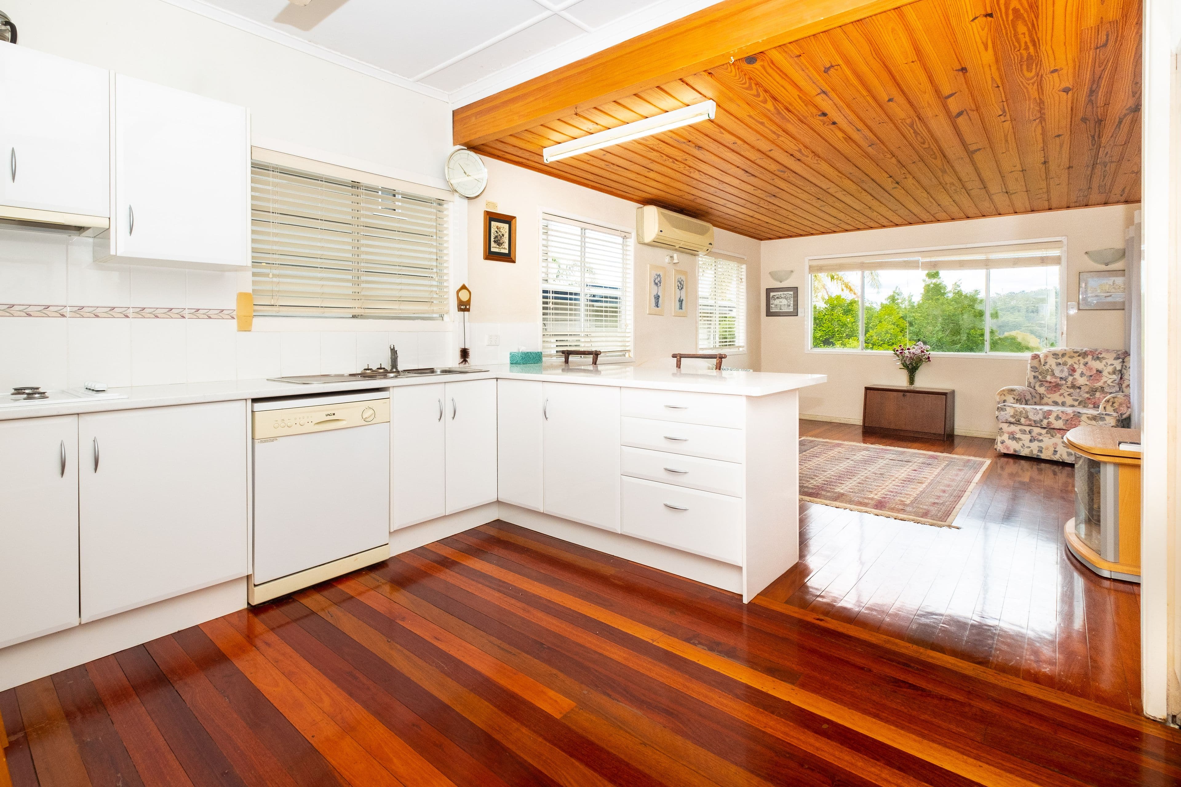 17 Emma Street, Holland Park West QLD 4121, Holland Park West - Thumbnail 3