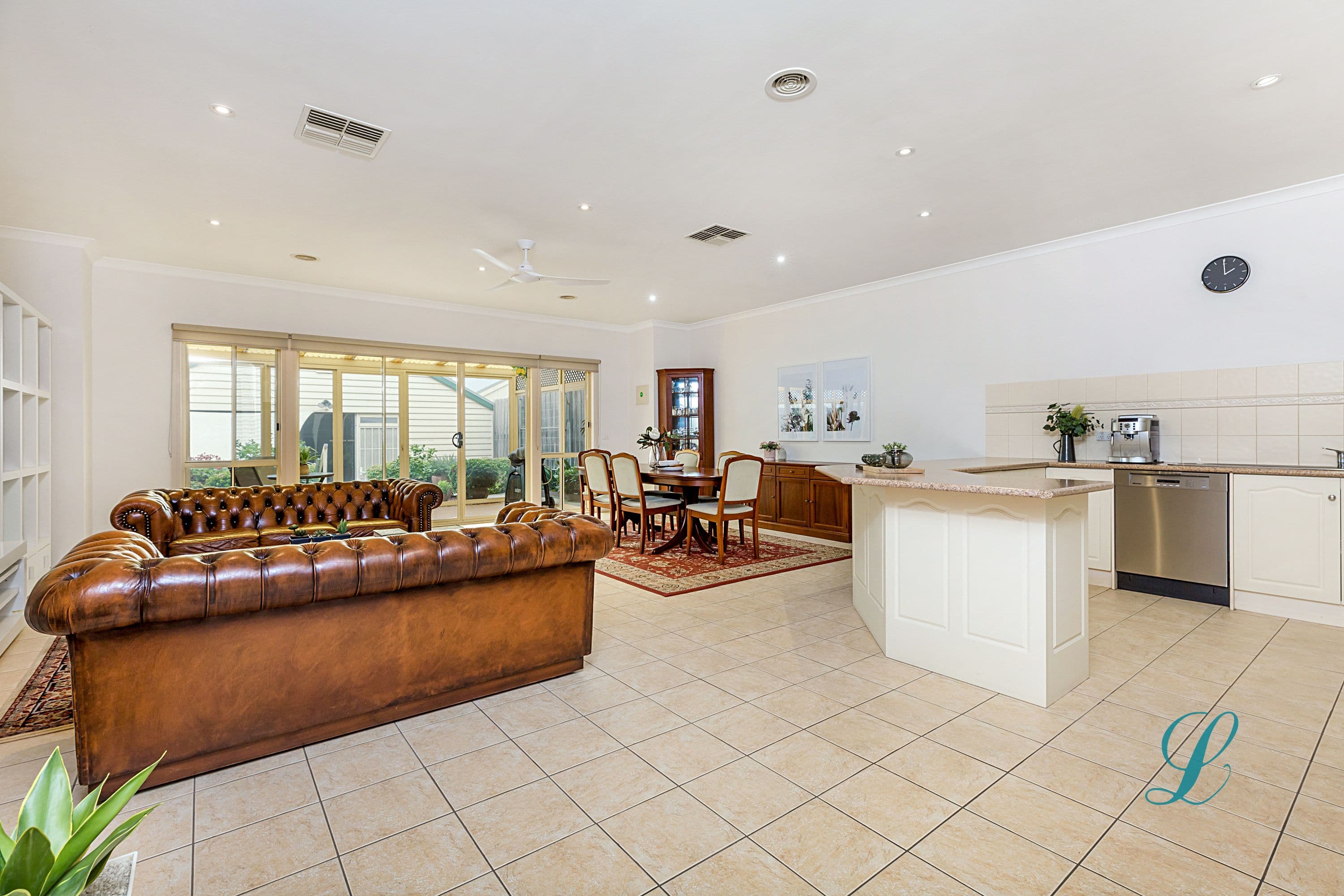 86 Macedon Street, Sunbury VIC 3429, Sunbury - Thumbnail 2