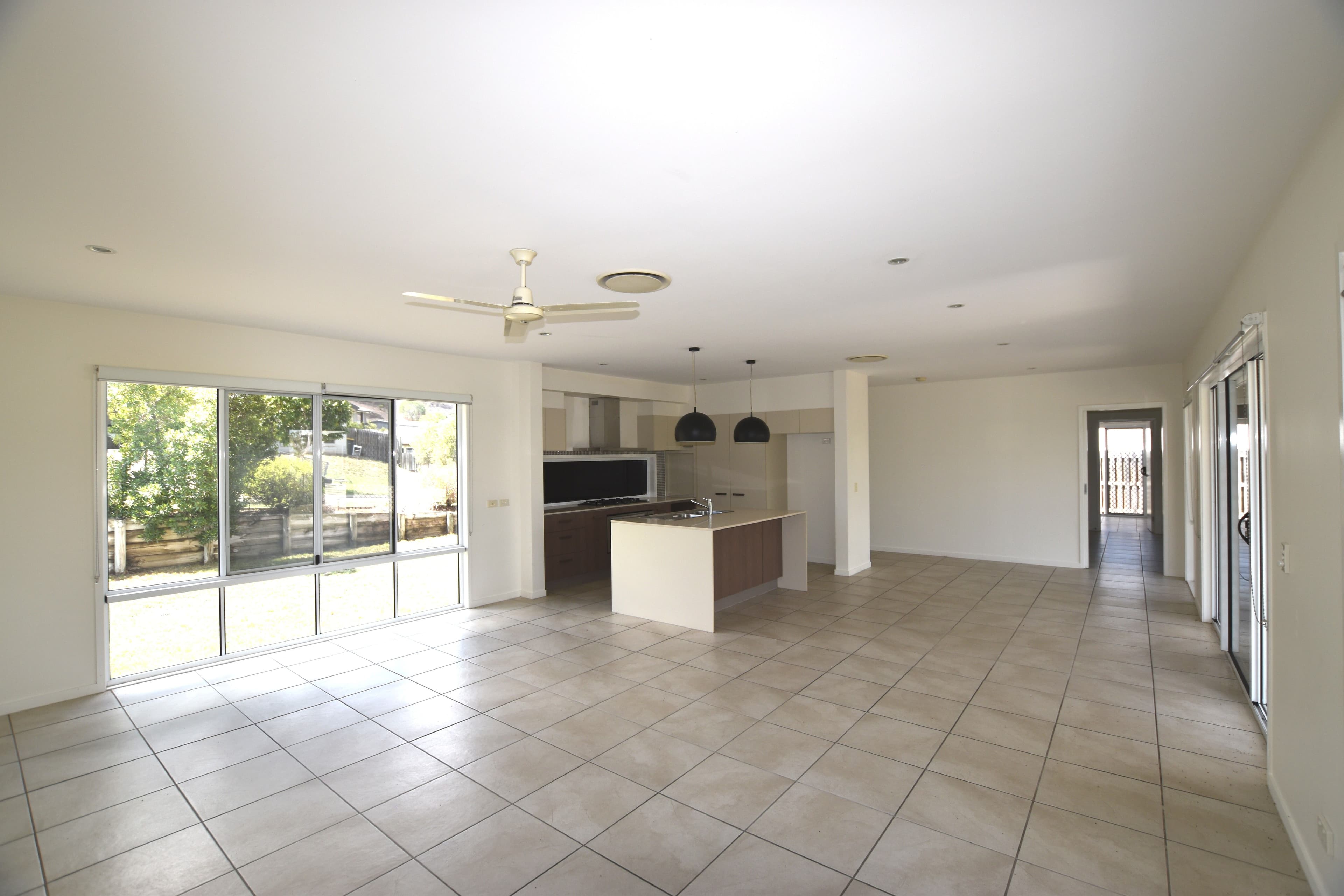 5 Florey Place, Kirkwood QLD 4680, Kirkwood - Thumbnail 2
