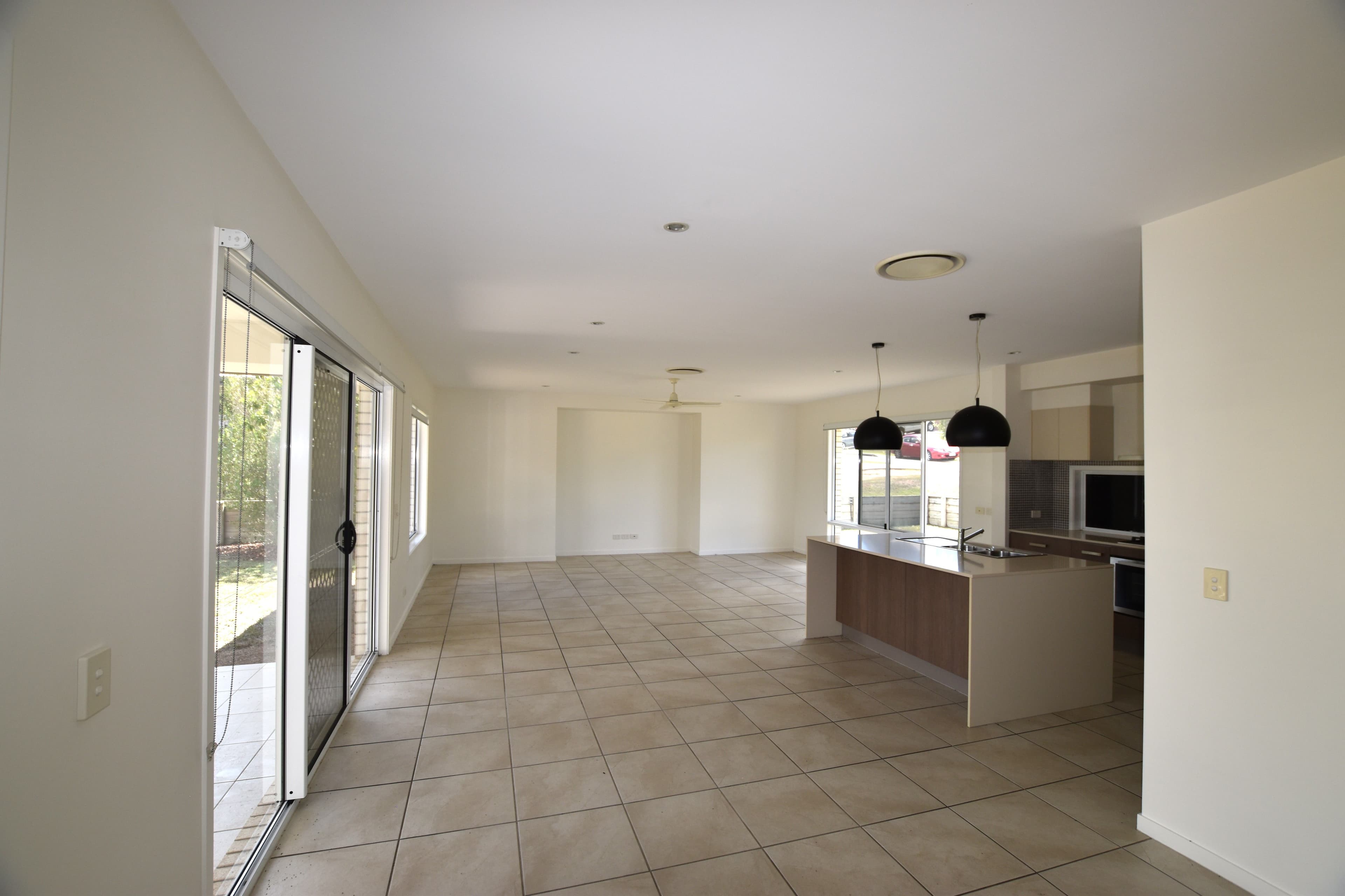 5 Florey Place, Kirkwood QLD 4680, Kirkwood - Thumbnail 3