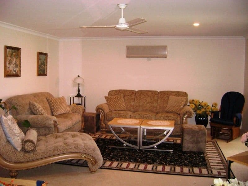 4 Tallowood Way, SUNNYBANK HILLS QLD 4109, Sunnybank Hills - Thumbnail 2
