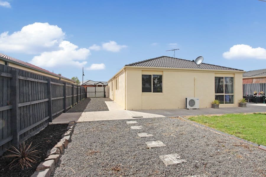 19 Minstrel Close, WYNDHAM VALE VIC 3024, Wyndham Vale - Thumbnail 7
