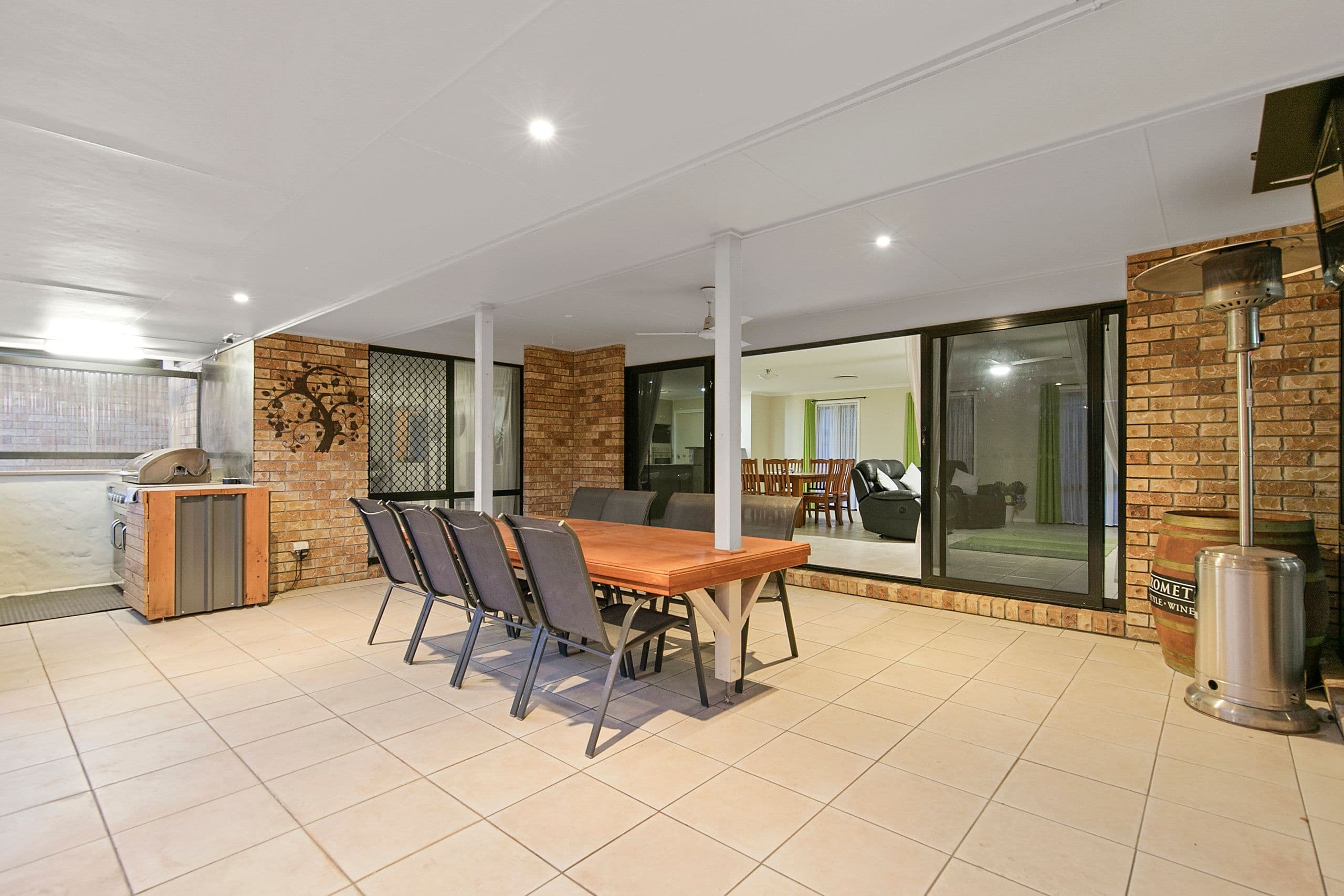4 Cole Street, Redland Bay QLD 4165, Redland Bay - Thumbnail 2