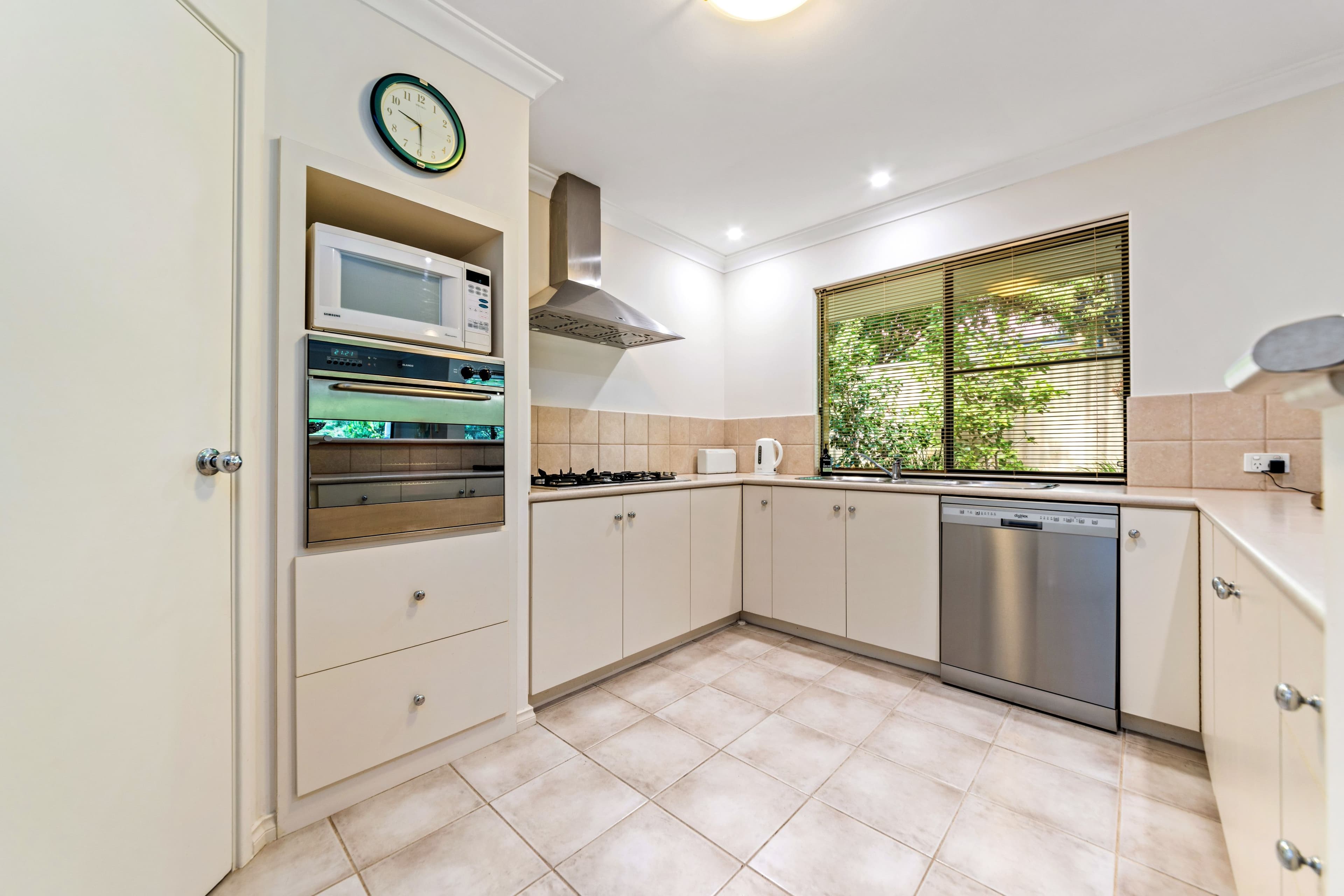 74 Cloister Avenue, Manning WA 6152, Manning - Thumbnail 4