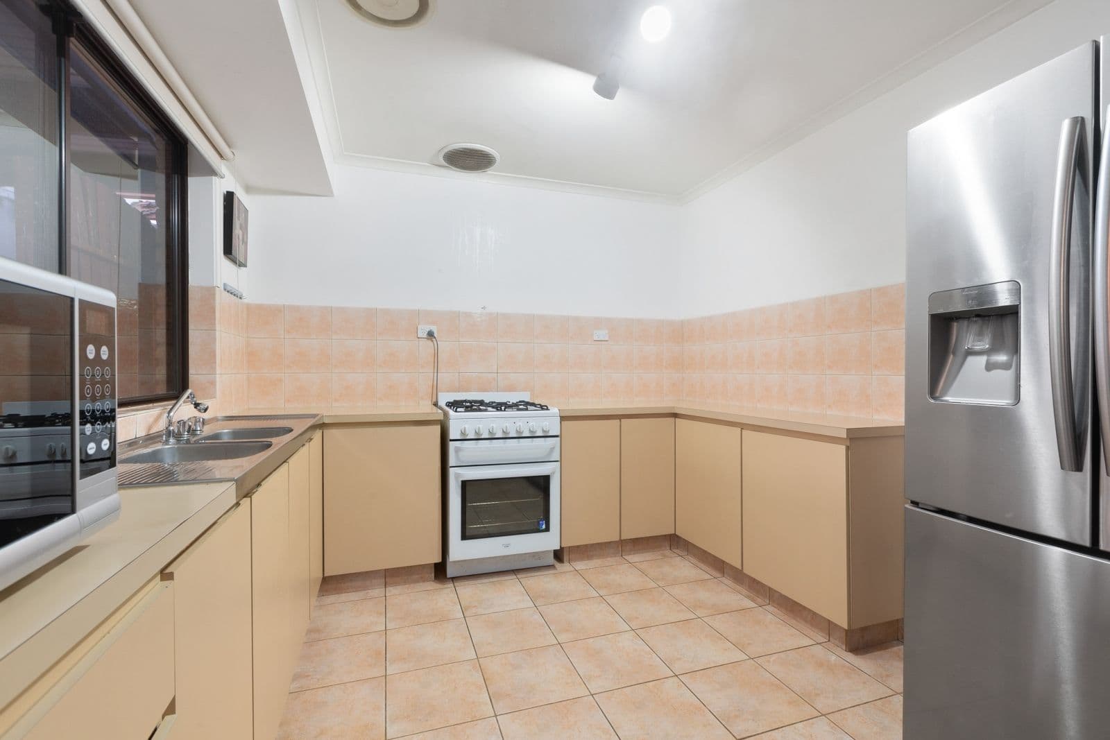 1 Willow Drive, Hampton Park VIC 3976, Hampton Park - Thumbnail 2
