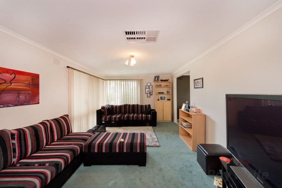 27 Tamar Drive, Melton South VIC 3338, Melton South - Thumbnail 4