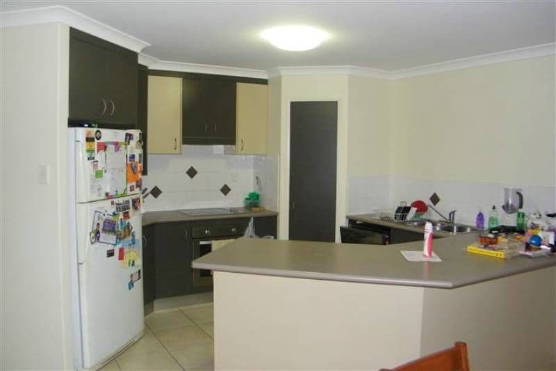 31 Cania Way, GLADSTONE QLD 4680, Gladstone - Thumbnail 2