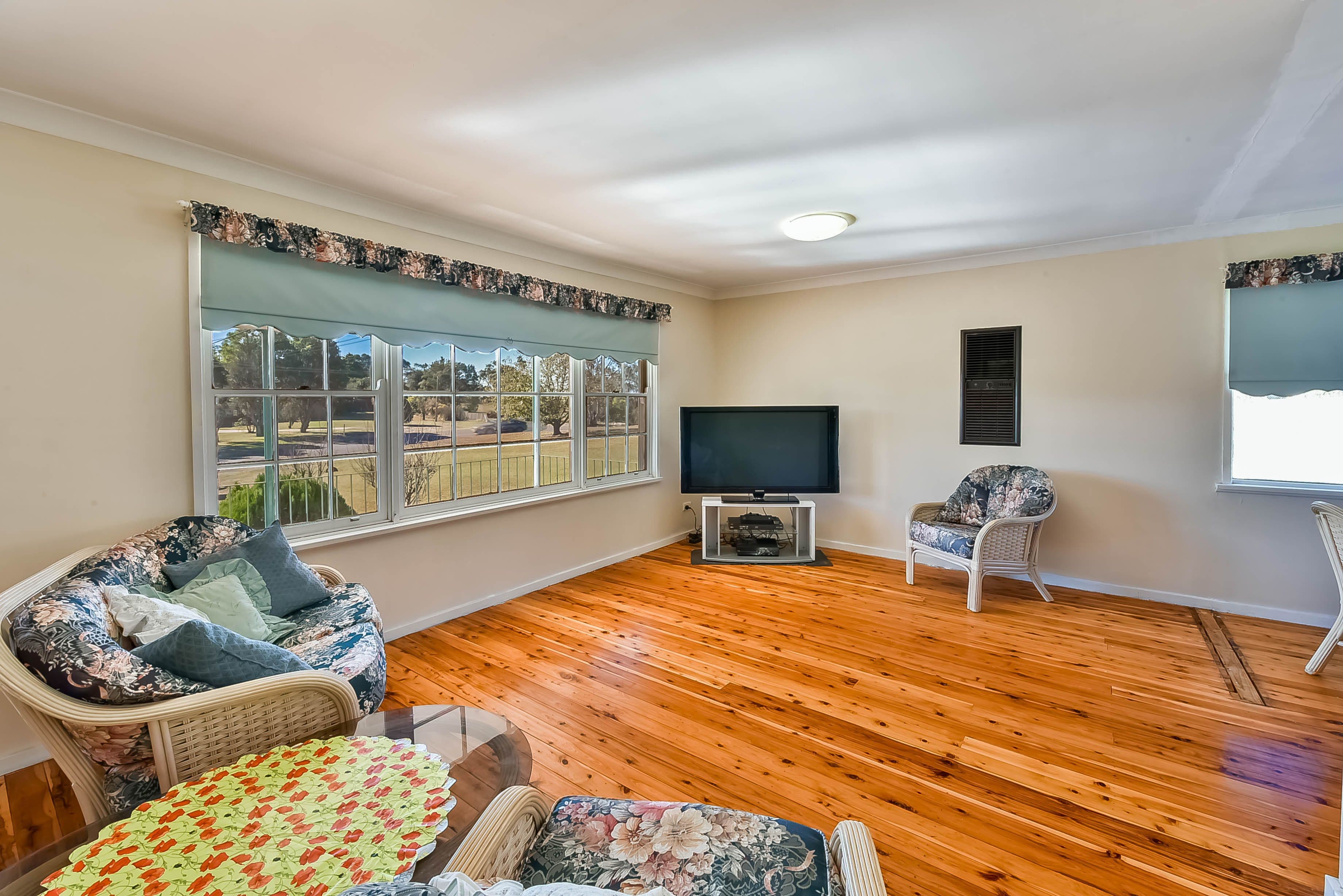 2 Myrtle Creek Avenue, Tahmoor - Thumbnail 3