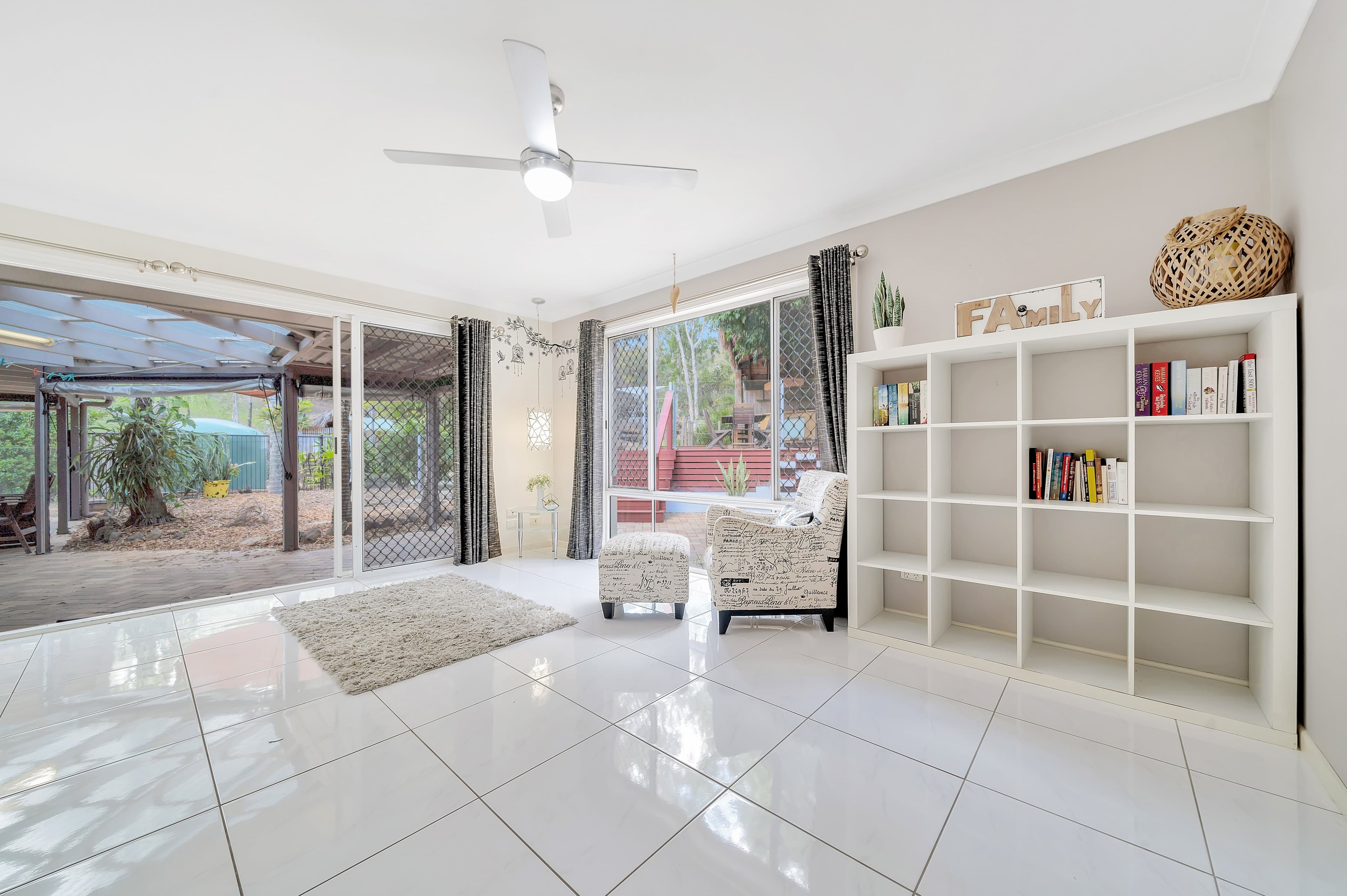 27 Lindau Street, Edens Landing QLD 4207, Edens Landing - Thumbnail 6