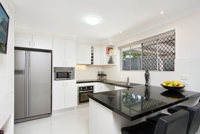 8 Belconnen Street, ROCHEDALE SOUTH QLD 4123, Rochedale South - Thumbnail 2