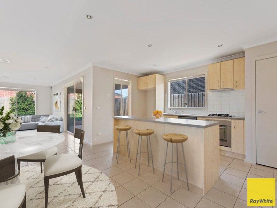 135 Featherbrook Drive, Point Cook VIC 3030, Point Cook - Thumbnail 4
