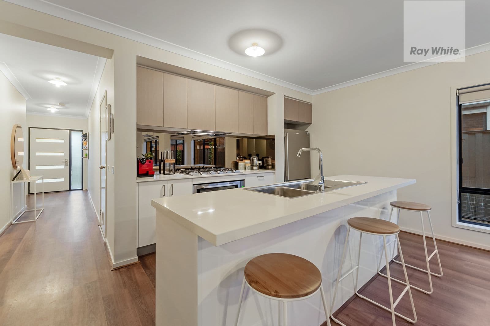 4 Mountleigh Circuit, Craigieburn VIC 3064, Craigieburn - Thumbnail 3