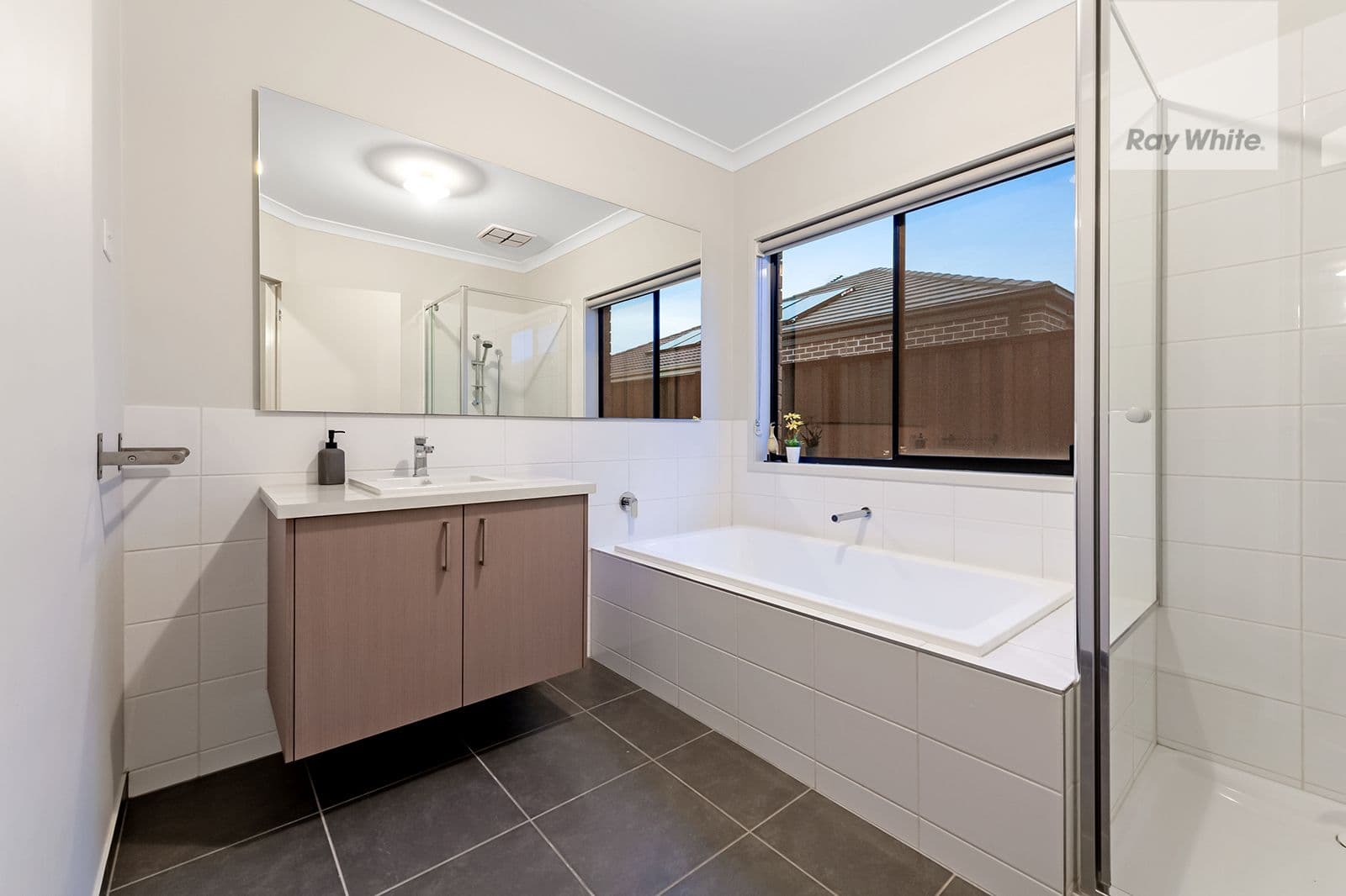4 Mountleigh Circuit, Craigieburn VIC 3064, Craigieburn - Thumbnail 8