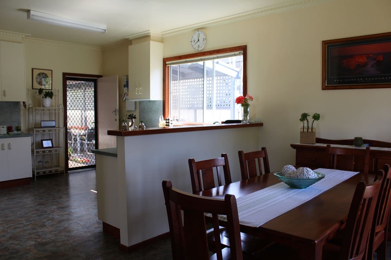 13 Dickens Street, Hamilton VIC 3300, Hamilton - Thumbnail 3