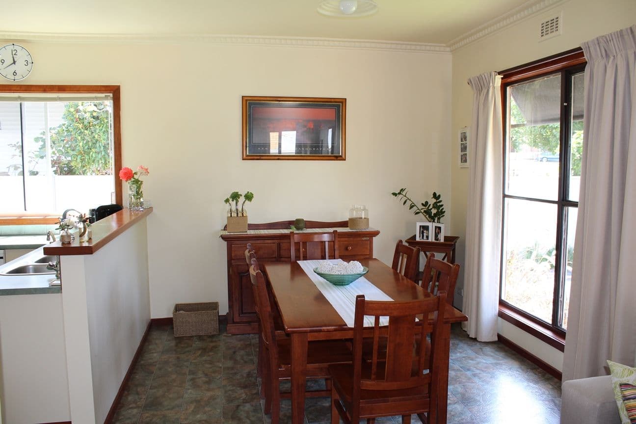 13 Dickens Street, Hamilton VIC 3300, Hamilton - Thumbnail 4
