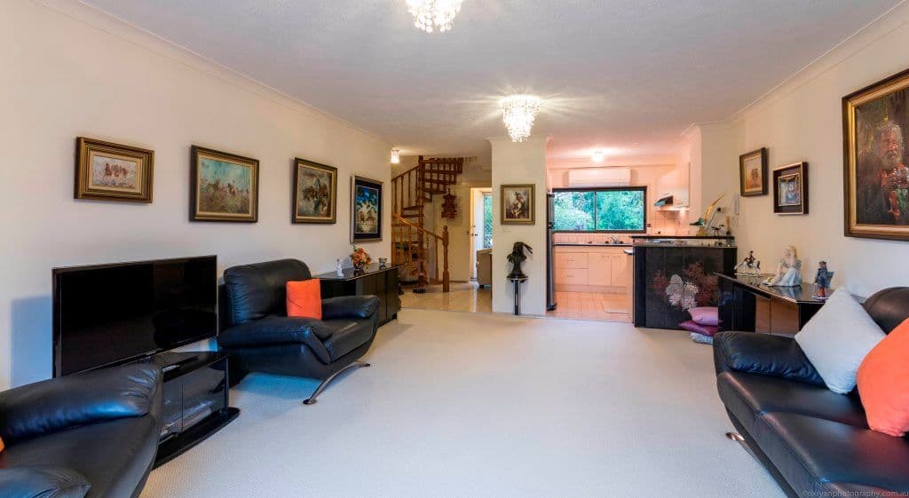 4 Kalyan Street, CHEVRON ISLAND QLD 4217, Chevron Island - Thumbnail 2