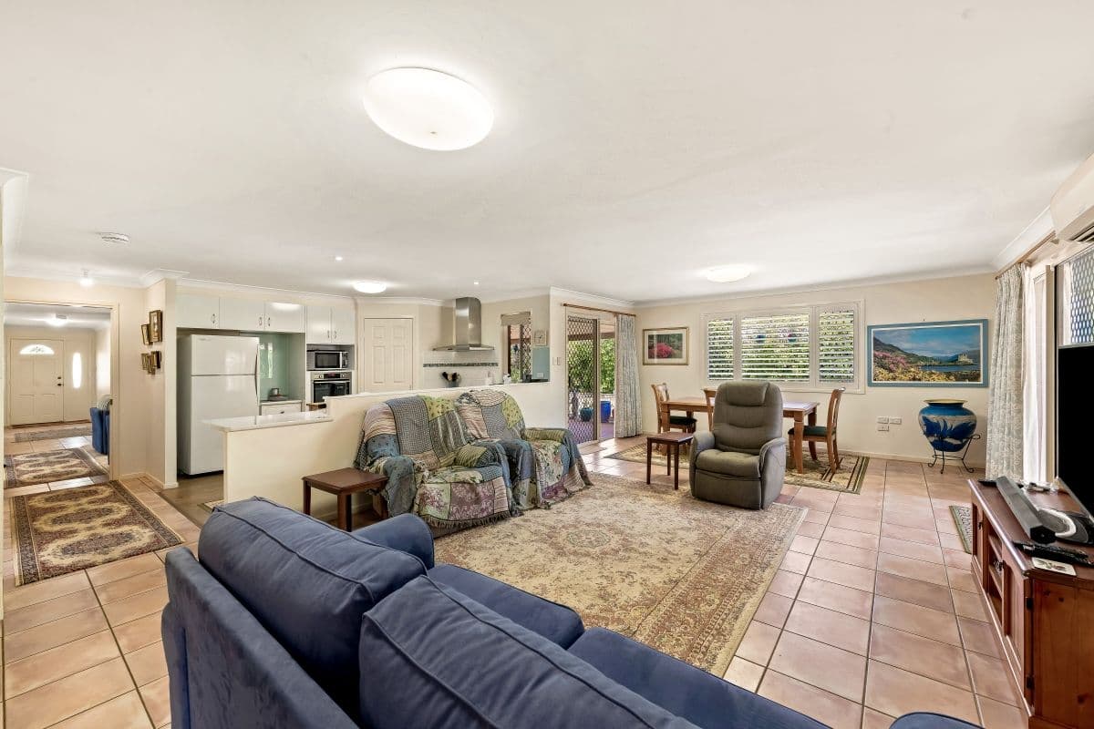 11 Cecil Crescent, Highfields QLD 4352, Highfields - Thumbnail 2