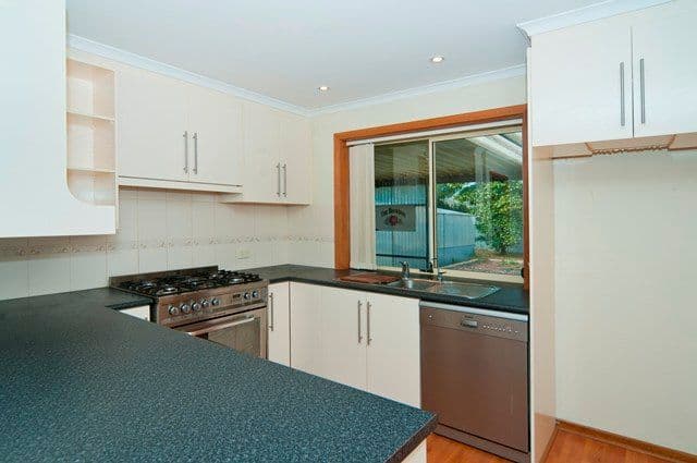 10 Baldina Crescent, CRAIGMORE SA 5114, Craigmore - Thumbnail 2