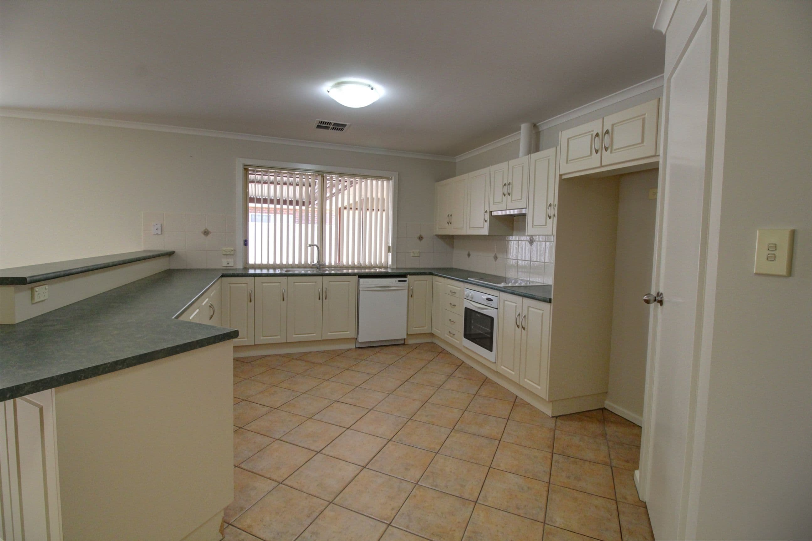 12 Bosman Drive, Berri SA 5343, Berri - Thumbnail 4