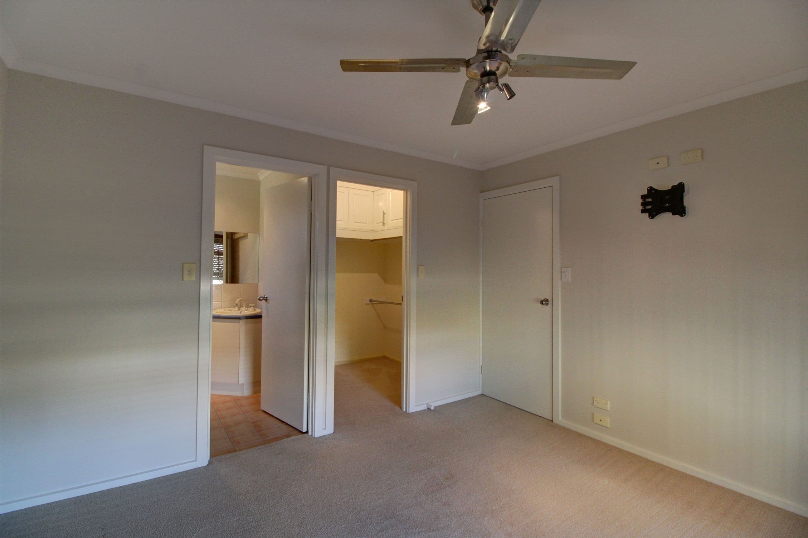 12 Bosman Drive, Berri SA 5343, Berri - Thumbnail 8