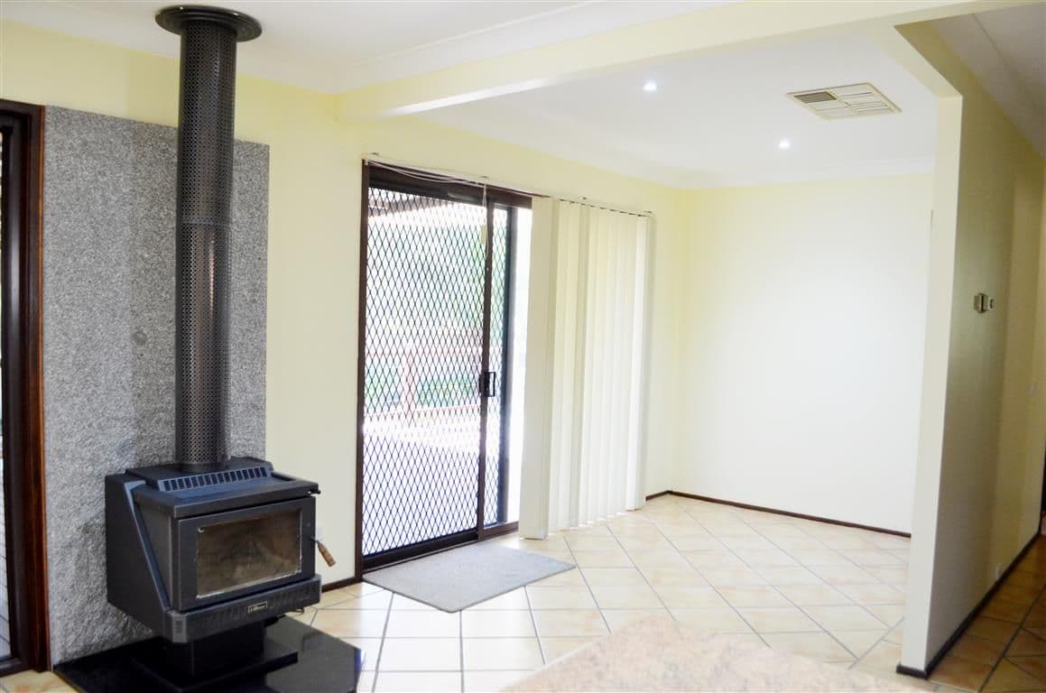 70 Sydney Street, Tumut NSW 2720, Tumut - Thumbnail 3