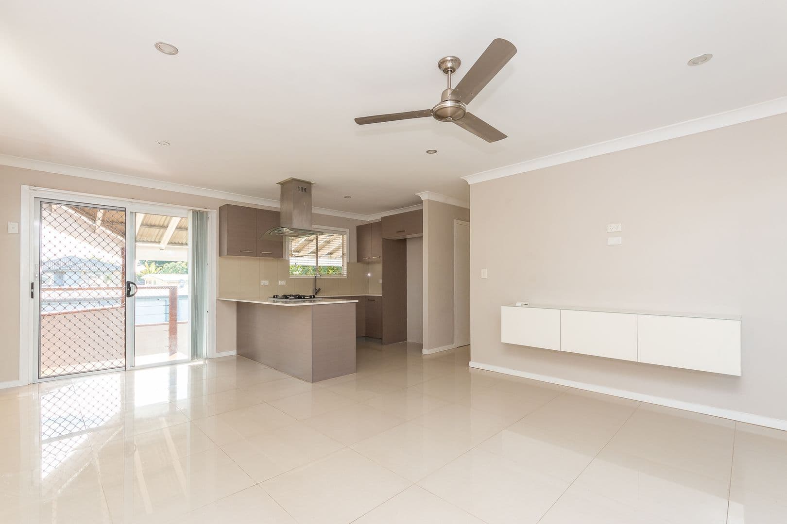 7 Grace Street, Scarborough QLD 4020, Scarborough - Thumbnail 2