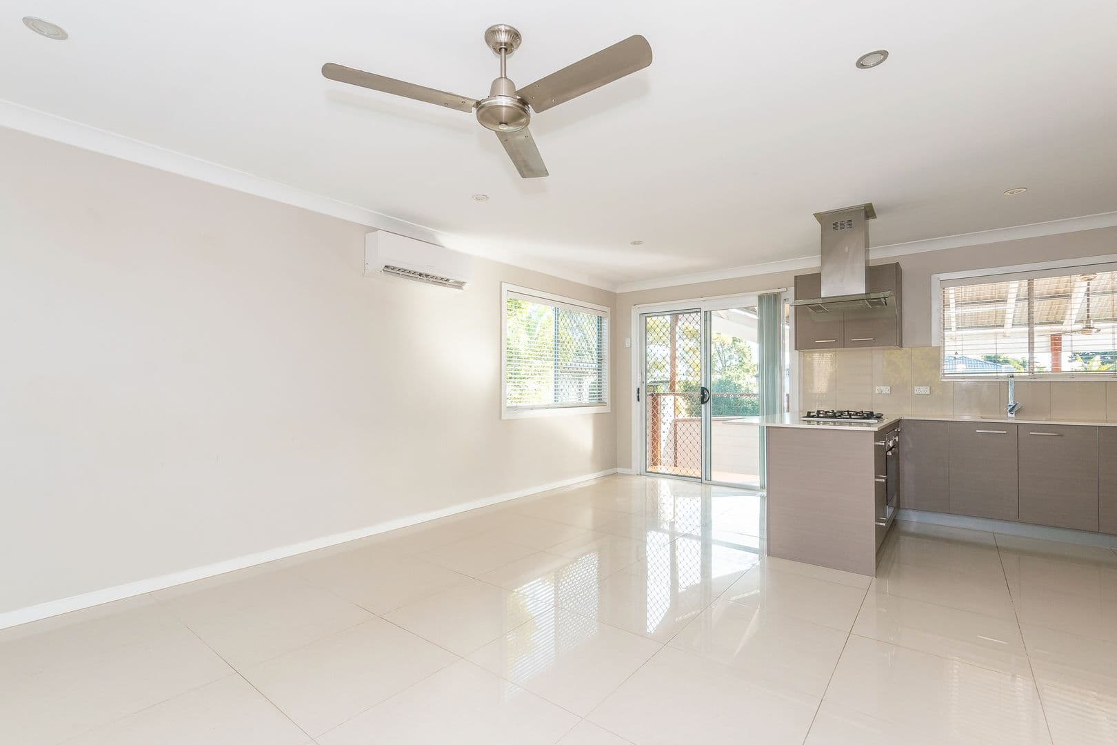 7 Grace Street, Scarborough QLD 4020, Scarborough - Thumbnail 4