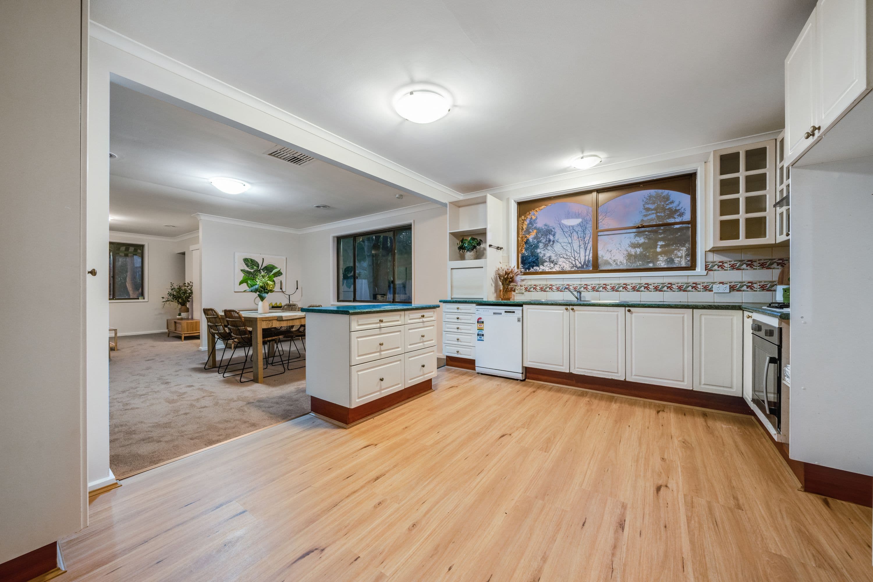 38 Southwell Street, Weetangera ACT 2614, Weetangera - Thumbnail 3