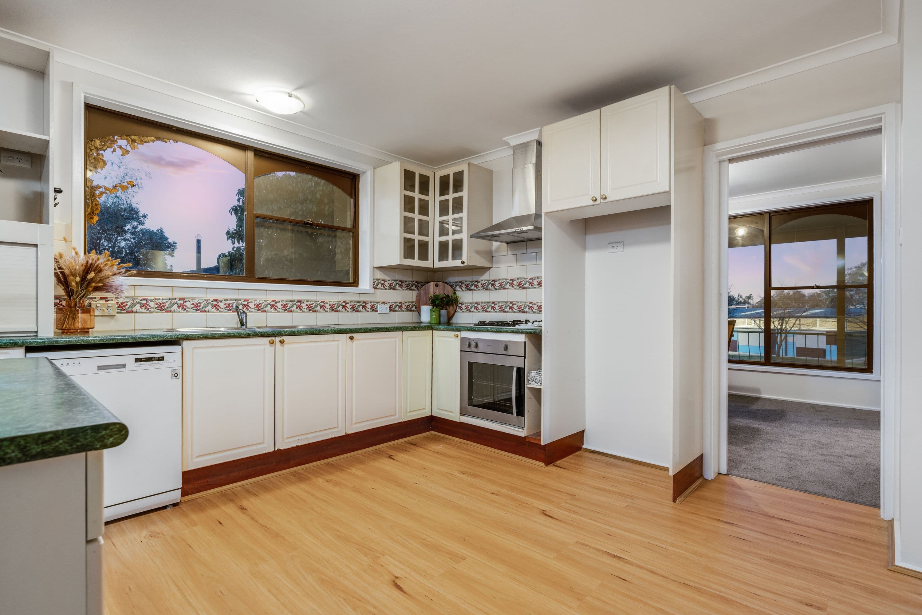 38 Southwell Street, Weetangera ACT 2614, Weetangera - Thumbnail 4