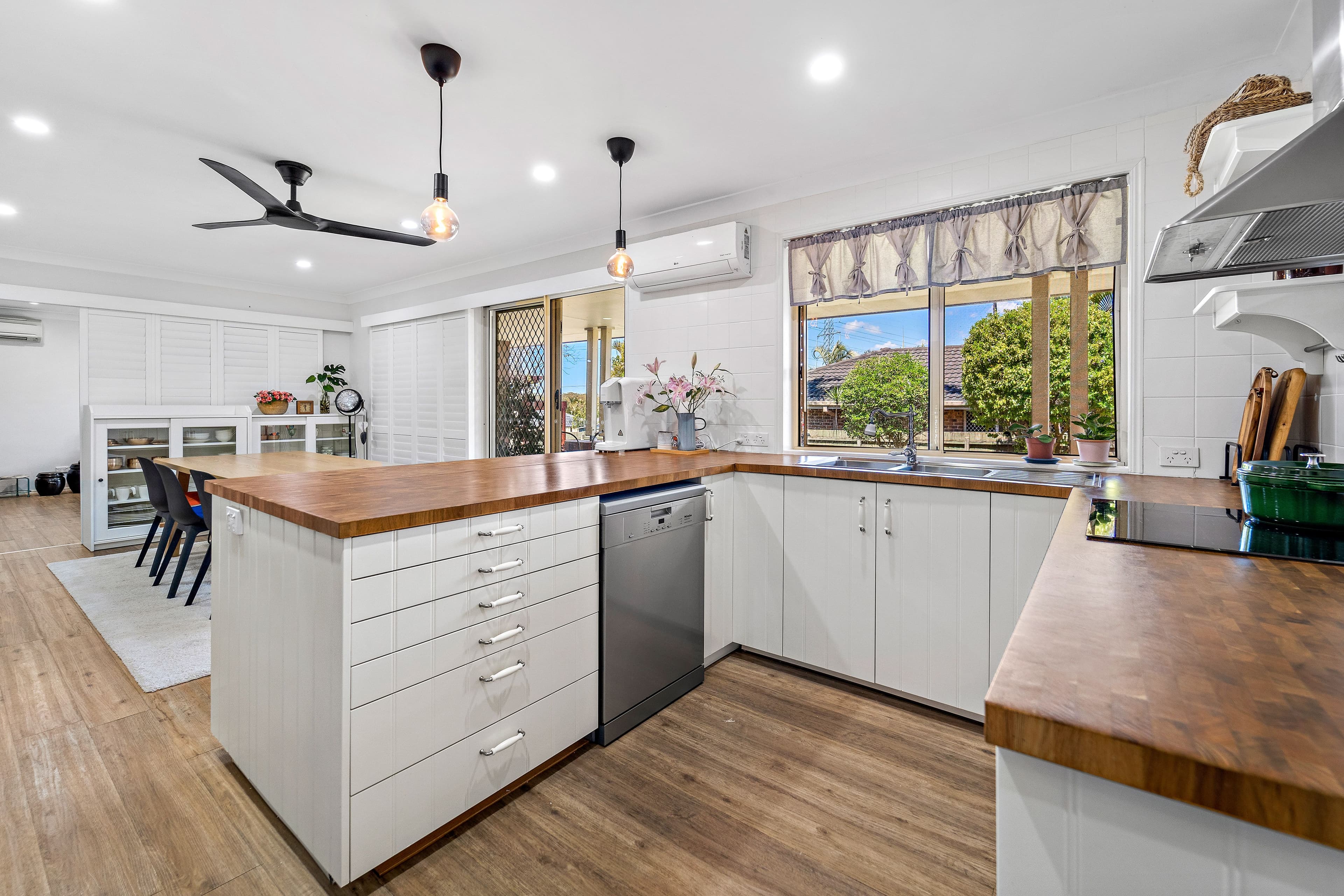 88 Nardie Street, Eight Mile Plains QLD 4113, Eight Mile Plains - Thumbnail 2