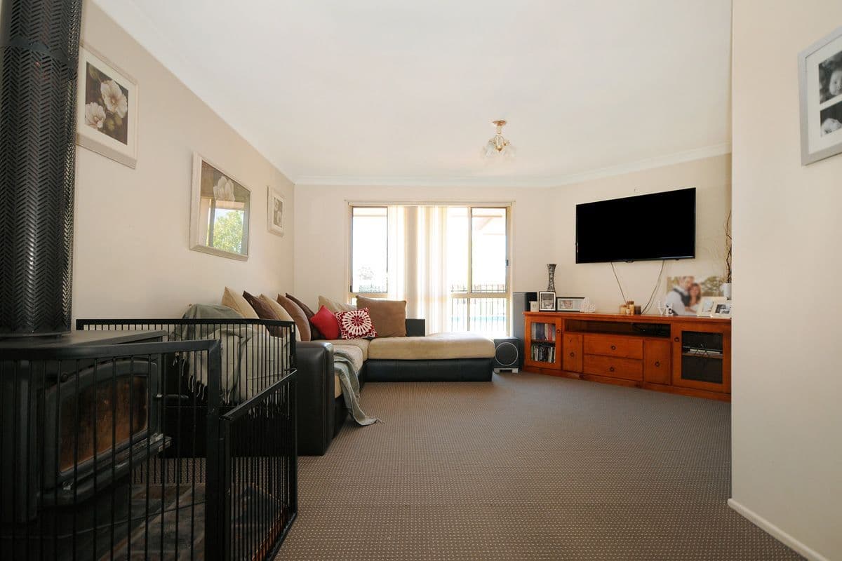 2 Glen Avon Court, Glenvale QLD 4350, Glenvale - Thumbnail 2