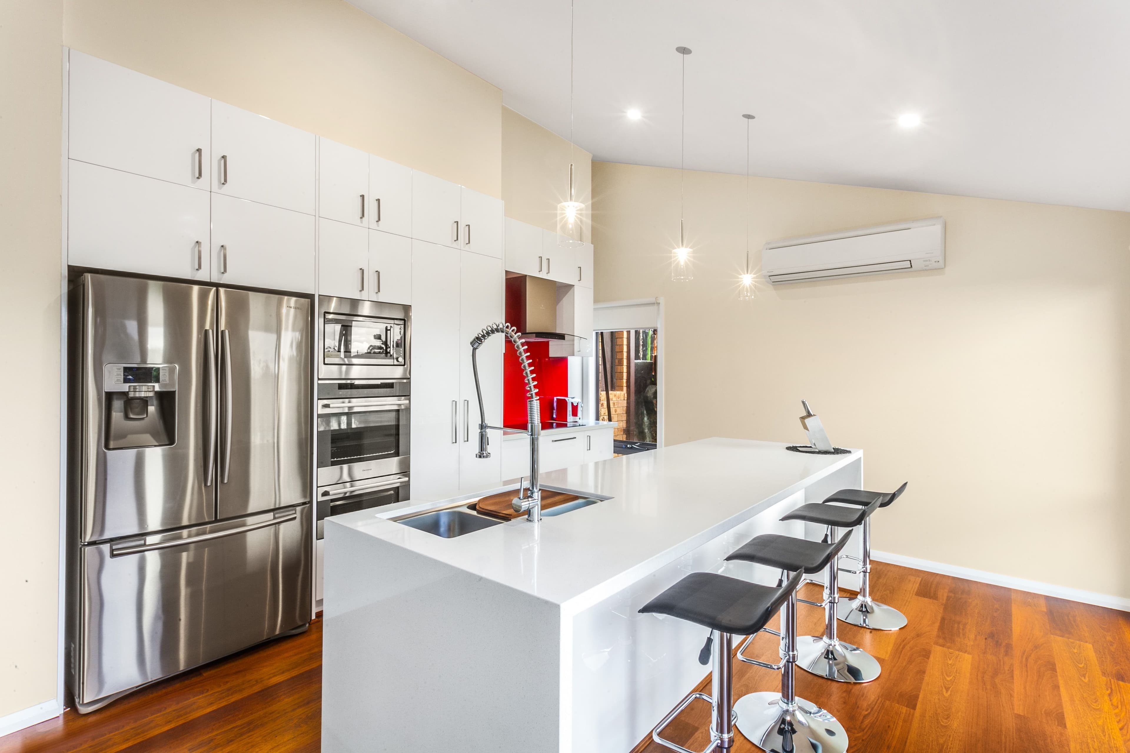 77 Laurina Avenue, Yarrawarrah - Thumbnail 3