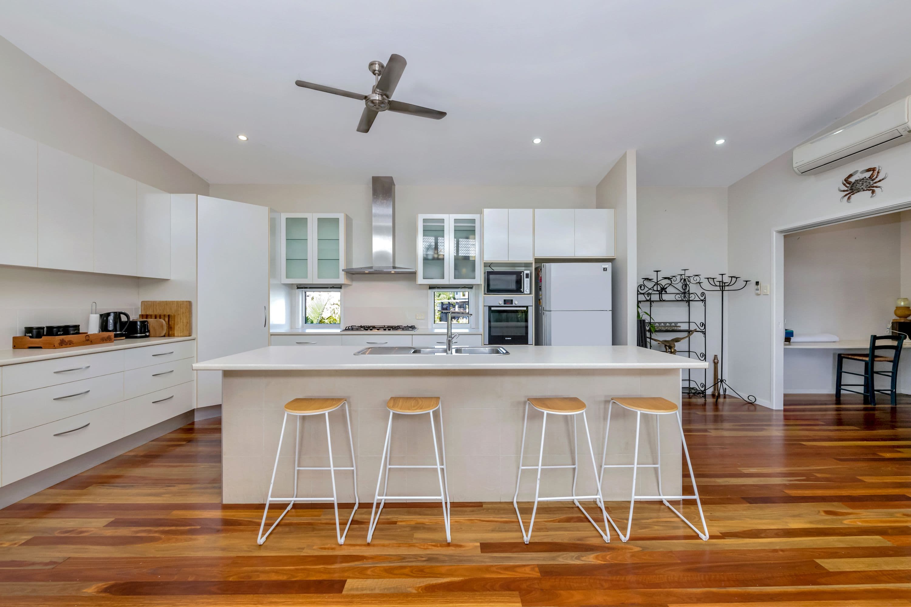 24 Minstrel Court, Bushland Beach QLD 4818, Bushland Beach - Thumbnail 2