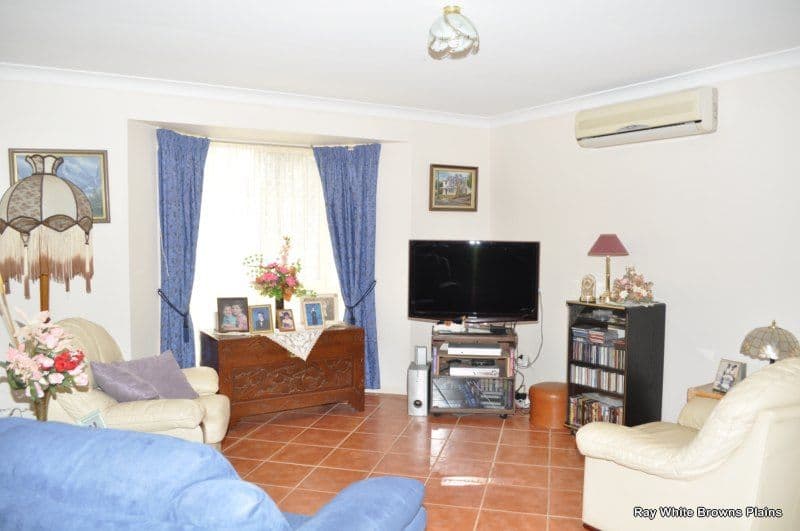 8 Mandeville Place, REGENTS PARK QLD 4118, Regents Park - Thumbnail 4