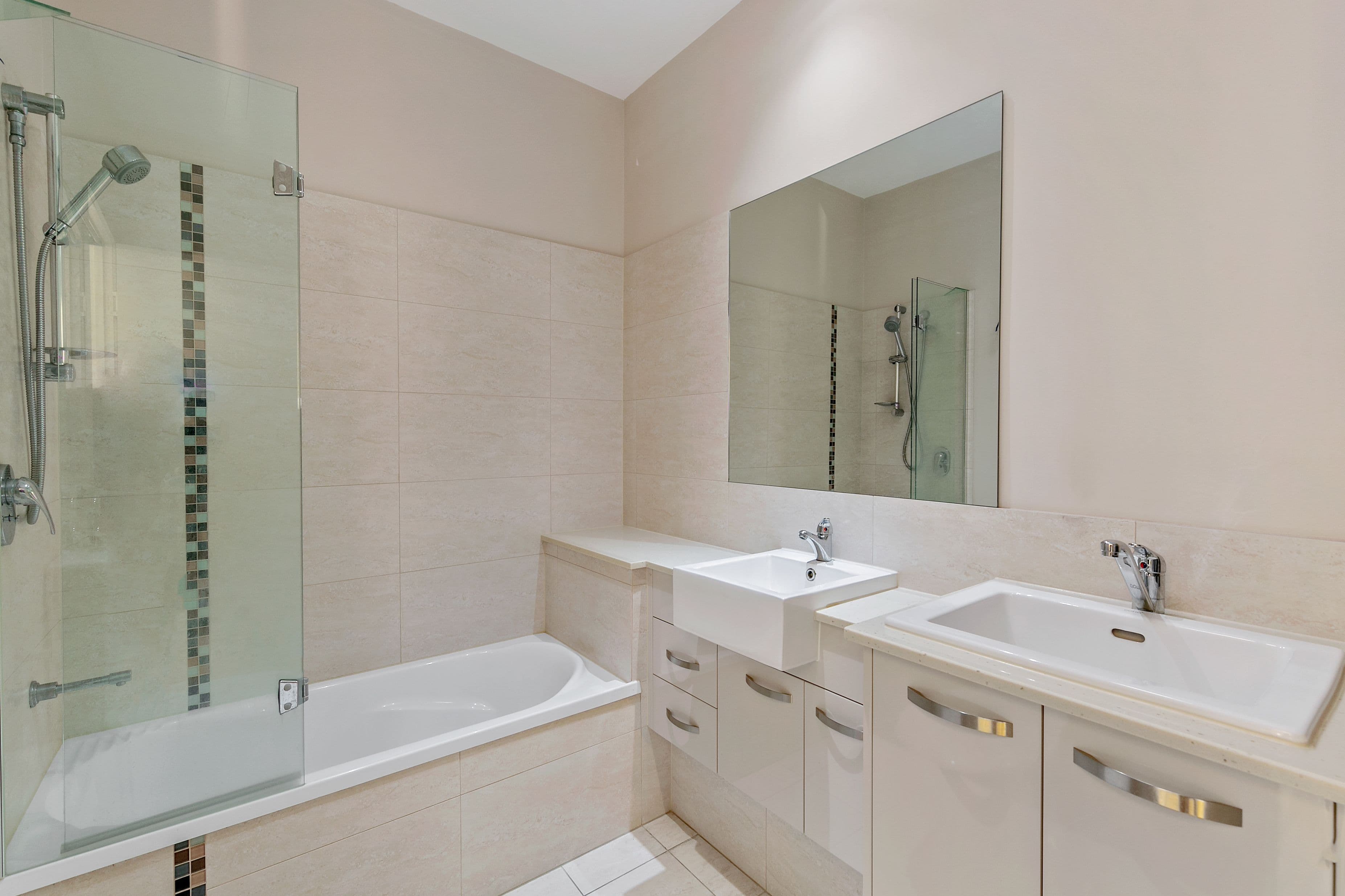 9 Zenith Avenue, Chermside QLD 4032, Chermside - Thumbnail 6