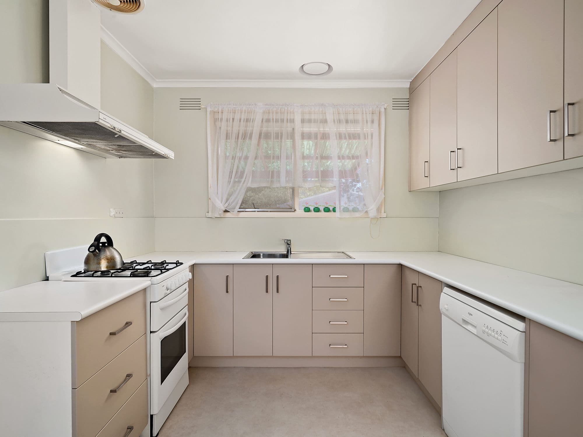 112 Clarke Street, Benalla VIC 3672, Benalla - Thumbnail 2