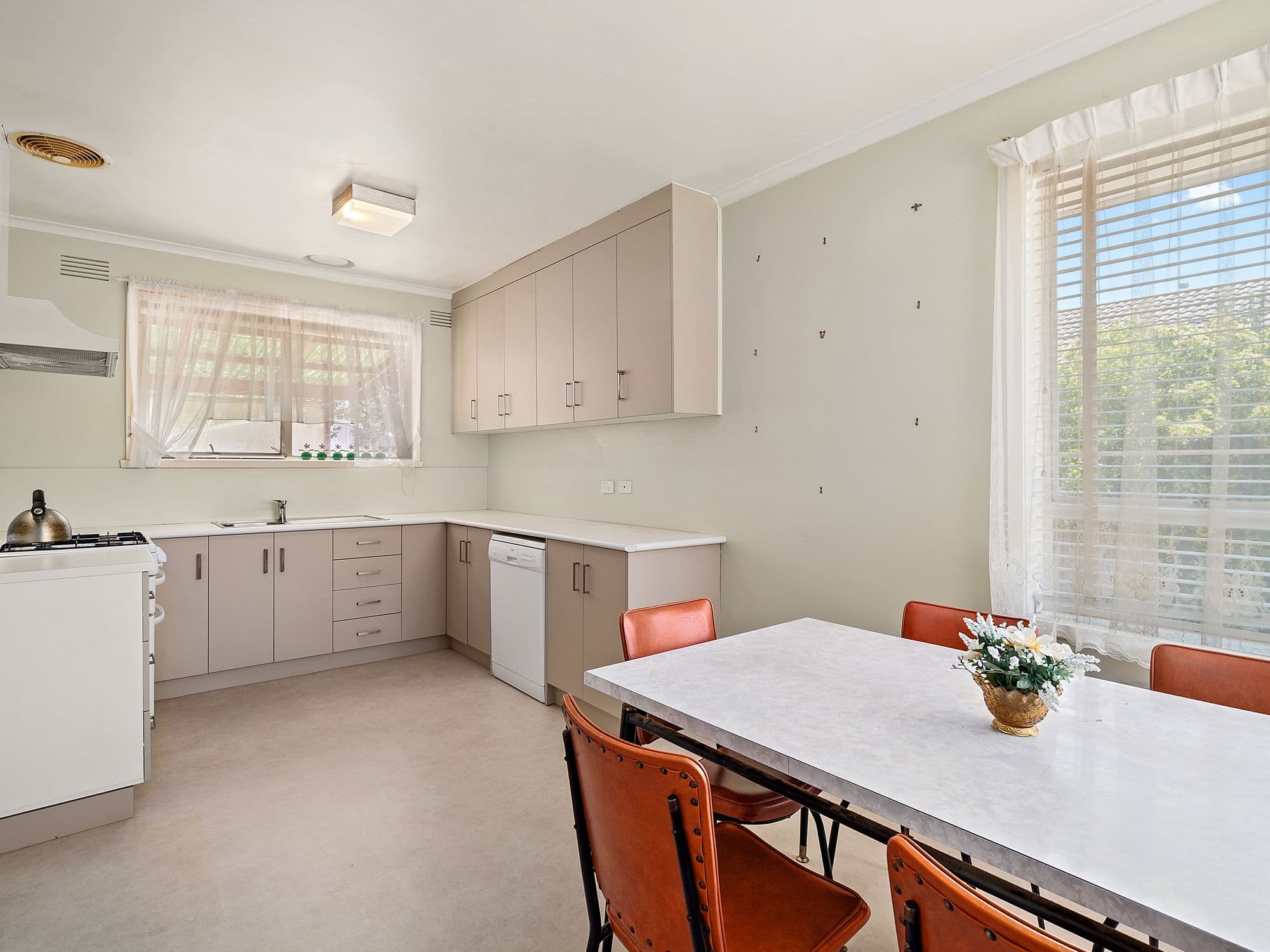 112 Clarke Street, Benalla VIC 3672, Benalla - Thumbnail 3