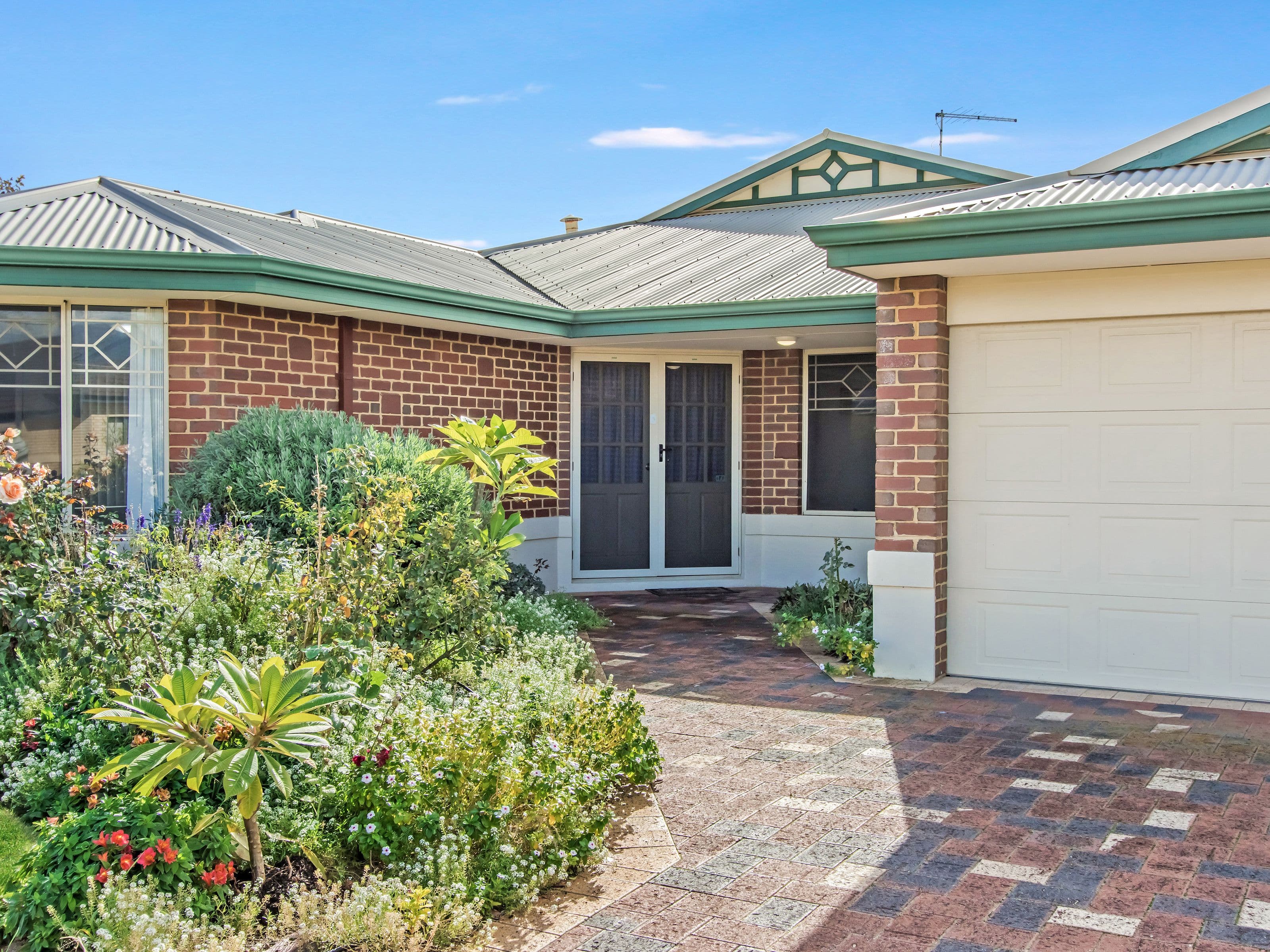 33 Boyle Avenue, Rockingham WA 6168, Rockingham - Thumbnail 2