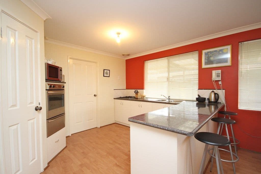 12 Pyrenees Court, CAVERSHAM WA 6055, Caversham - Thumbnail 5