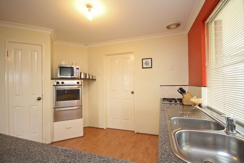 12 Pyrenees Court, CAVERSHAM WA 6055, Caversham - Thumbnail 6