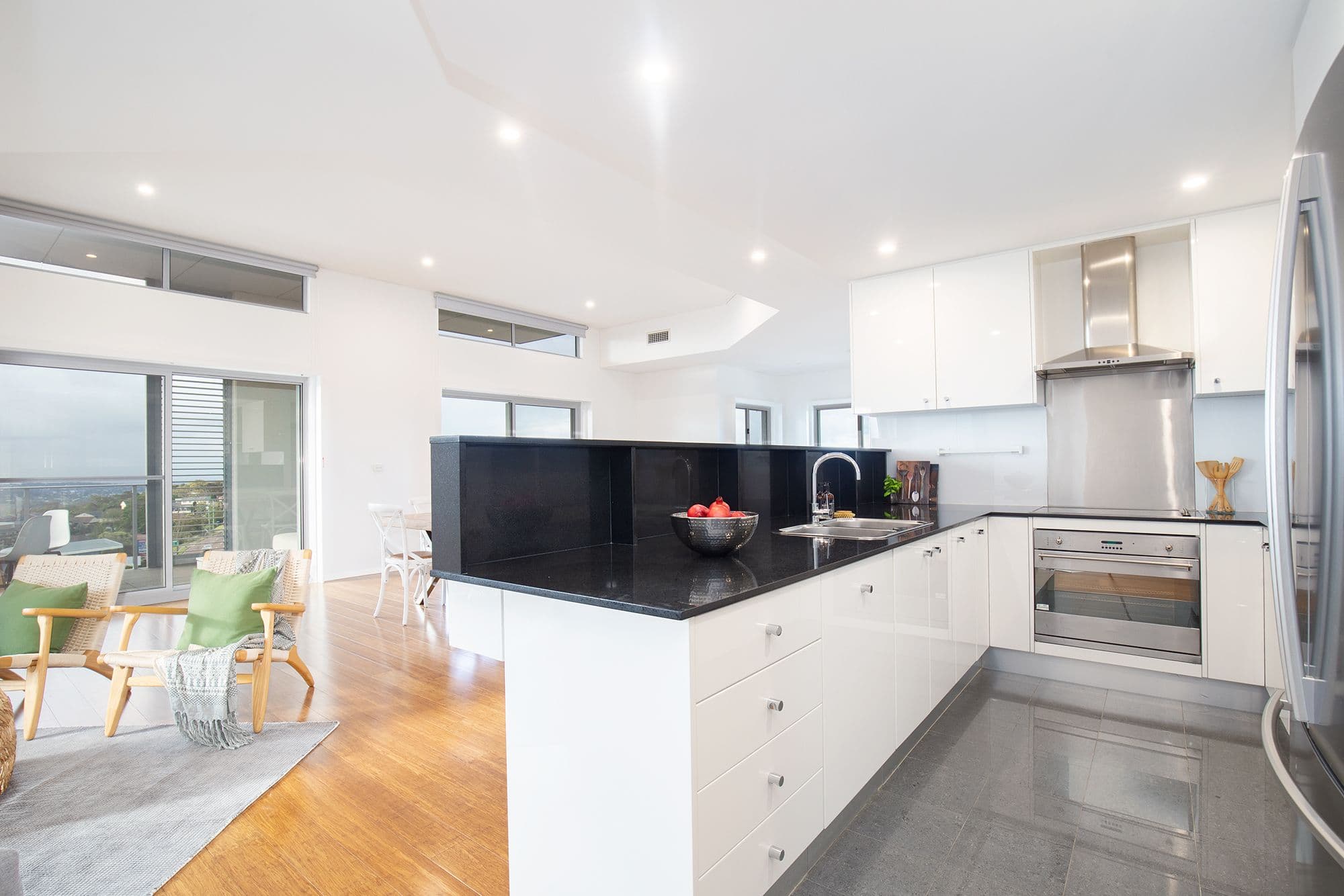215 Pacific Highway, Charlestown NSW 2290, Charlestown - Thumbnail 2