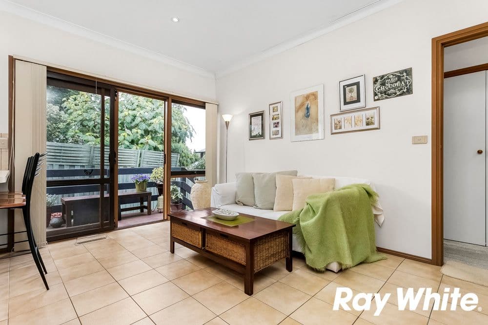 8 Angus Drive, Glen Waverley VIC 3150, Glen Waverley - Thumbnail 3