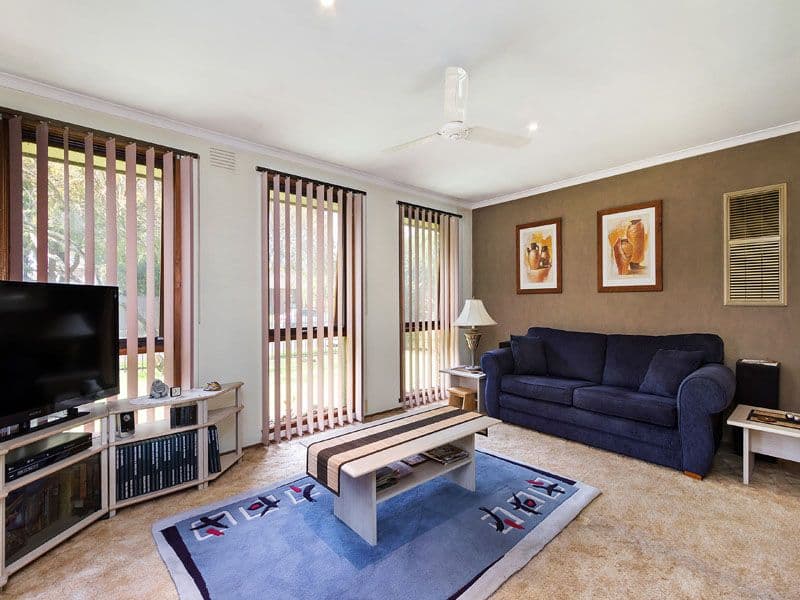 9 Bridgewater Drive, DINGLEY VILLAGE VIC 3172, Dingley Village - Thumbnail 2