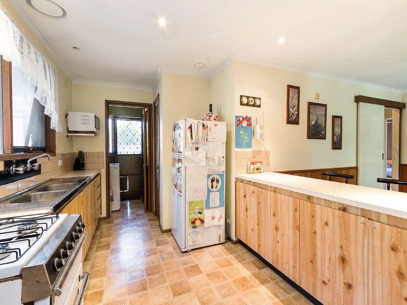 9 Bridgewater Drive, DINGLEY VILLAGE VIC 3172, Dingley Village - Thumbnail 4