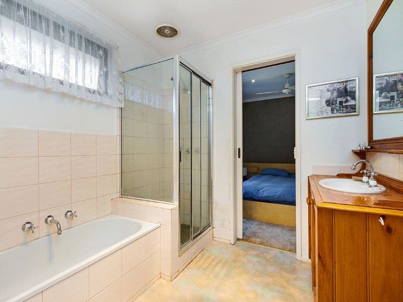 9 Bridgewater Drive, DINGLEY VILLAGE VIC 3172, Dingley Village - Thumbnail 7