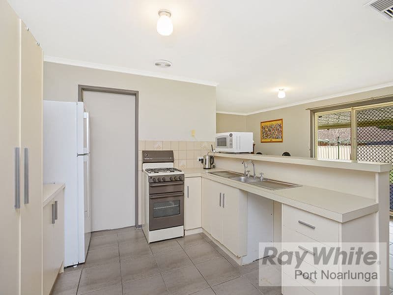66 Emmerson Drive, Morphett Vale SA 5162, Morphett Vale - Thumbnail 3